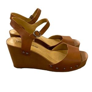 Lucky Brand Tan/Light Brown Platform Peep Toe Wedges. Retro Style. Size 7.5